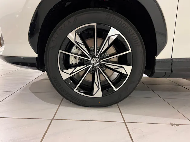 MG HS 1.5 T HEV Luxury