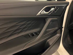 MG HS 1.5 T HEV Luxury
