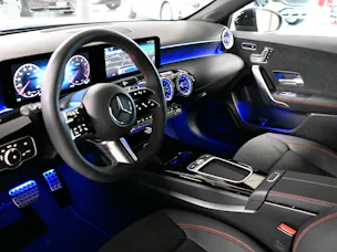 Mercedes-Benz A 180 7G-DCT