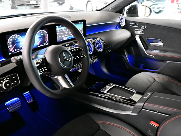 Mercedes-Benz A 180 7G-DCT