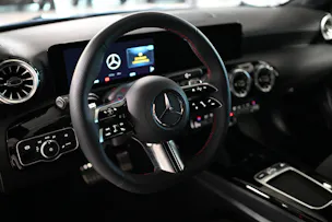 Mercedes-Benz A 180 7G-DCT
