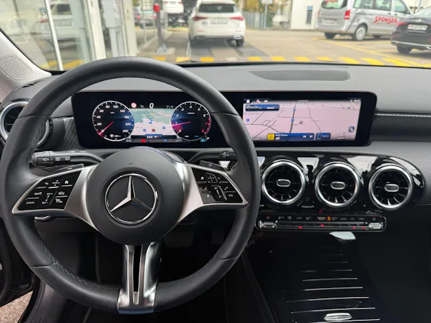 Mercedes-Benz A 180 7G-DCT