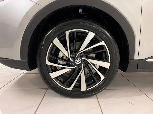 MG ZS 1.5 Hybrid+ Luxury