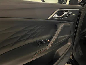 MG HS 1.5 T HEV Luxury