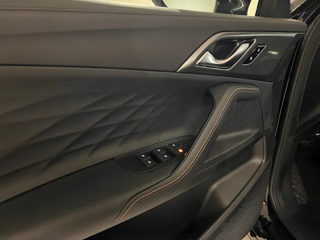 MG HS 1.5 T HEV Luxury