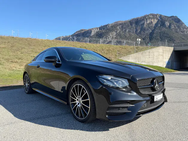 Mercedes-Benz E 200 Coupé AMG Line 4 Matic 9G-Tronic