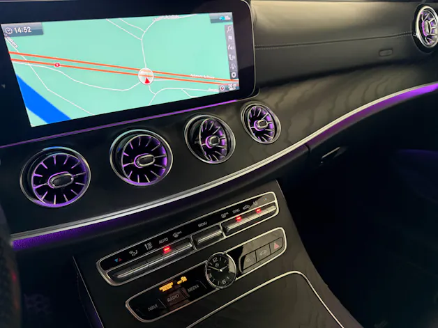 Mercedes-Benz E 200 Coupé AMG Line 4 Matic 9G-Tronic