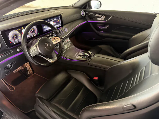 Mercedes-Benz E 200 Coupé AMG Line 4 Matic 9G-Tronic