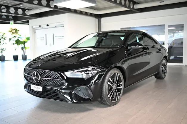 Mercedes-Benz CLA 180 Coupé 7G-DCT