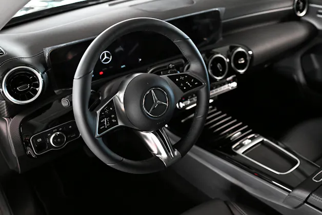 Mercedes-Benz CLA 180 Coupé 7G-DCT