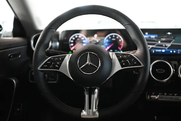 Mercedes-Benz CLA 180 Coupé 7G-DCT