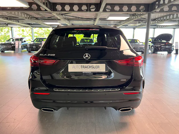 Mercedes-Benz GLA 250 4Matic 8G-DCT Swiss Star