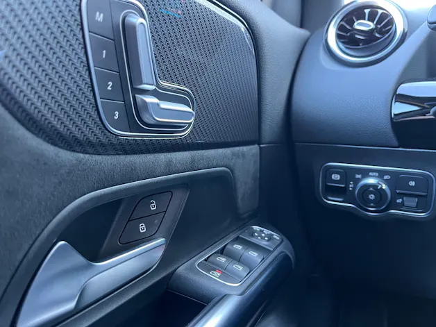 Mercedes-Benz GLA 200 AMG Line 7G-DCT