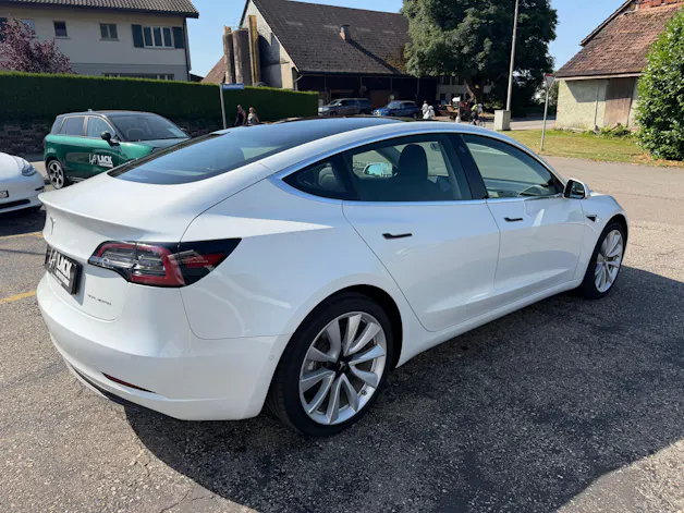 Tesla Model 3 Long Range Dual Motor AWD