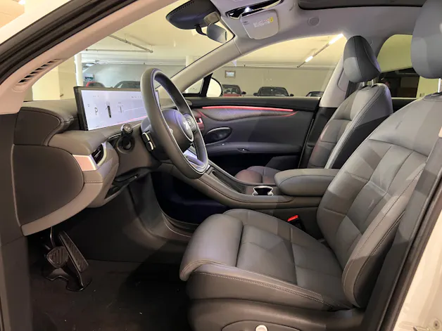 MG IM6 EV 100kWh Performance 20