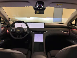 MG IM6 EV 100kWh Performance 20