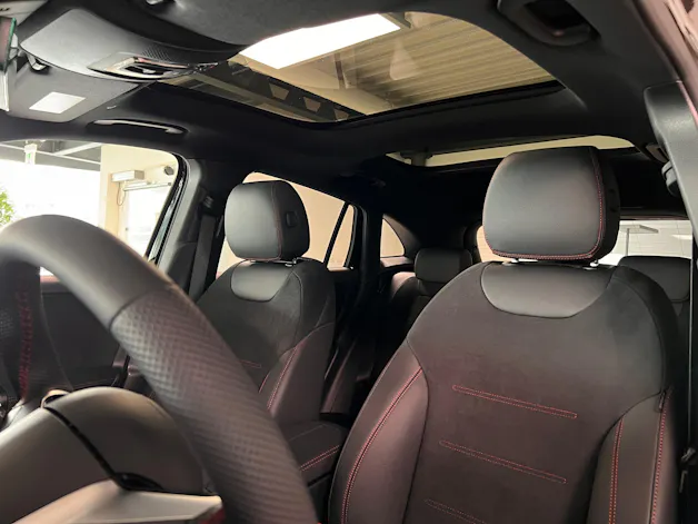 Mercedes-Benz GLA 250 4Matic 8G-DCT Swiss Star