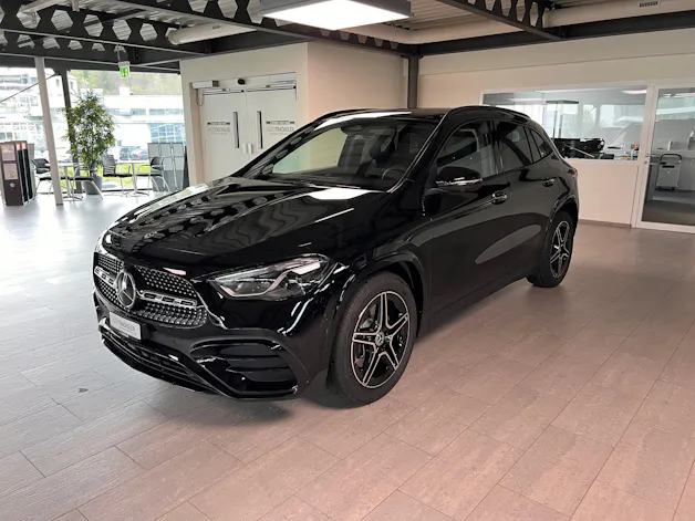 Mercedes-Benz GLA 250 4Matic 8G-DCT Swiss Star