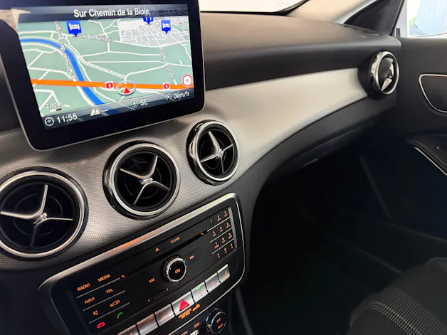 Mercedes-Benz GLA 180 Urban 7G-Tronic