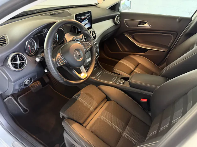 Mercedes-Benz GLA 180 Urban 7G-Tronic