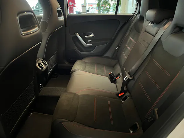 Mercedes-Benz A 180 7G-DCT