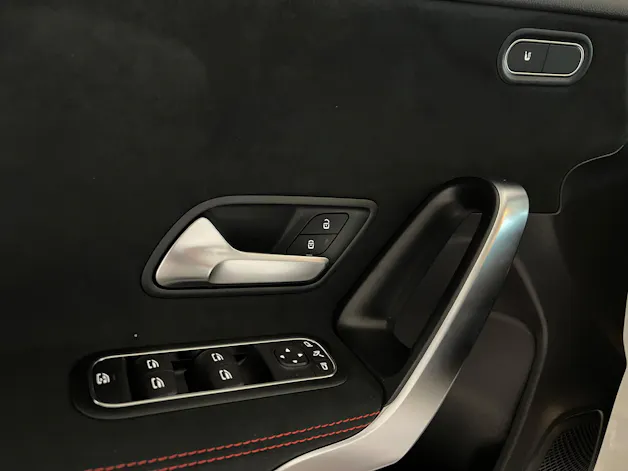 Mercedes-Benz A 180 7G-DCT