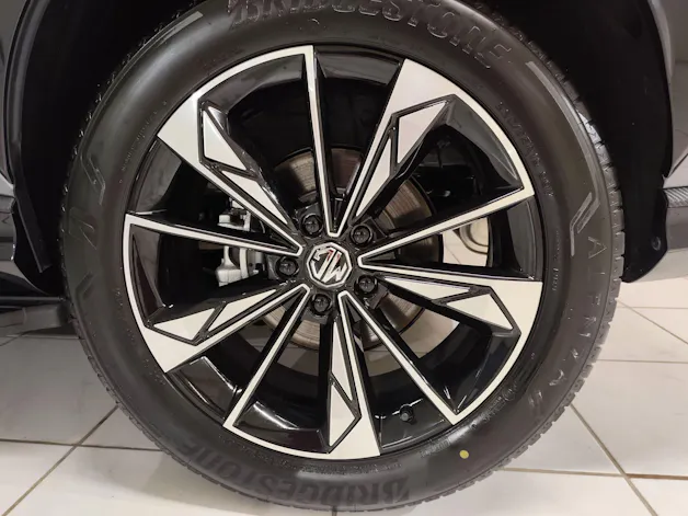 MG HS 1.5 PHEV Luxury