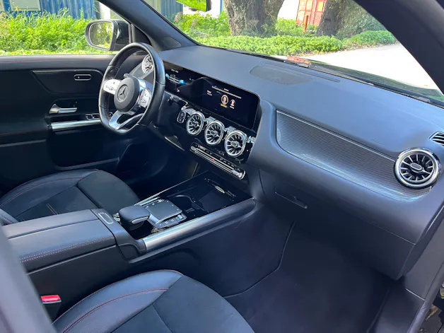 Mercedes-Benz GLA 200 4Matic AMG Line 8G-DCT