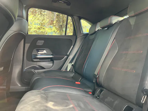 Mercedes-Benz GLA 200 4Matic AMG Line 8G-DCT