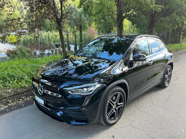 Mercedes-Benz GLA 200 4Matic AMG Line 8G-DCT