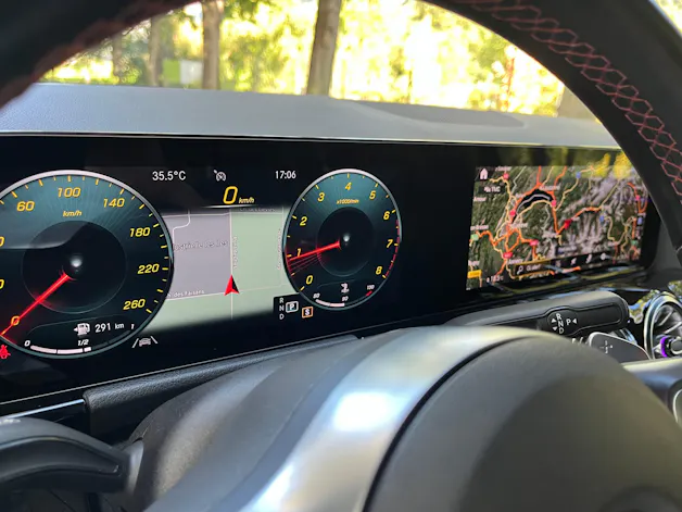 Mercedes-Benz GLA 200 4Matic AMG Line 8G-DCT