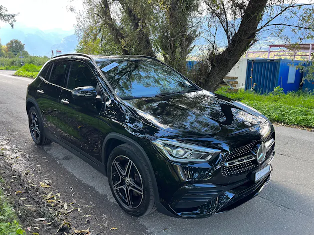 Mercedes-Benz GLA 200 4Matic AMG Line 8G-DCT