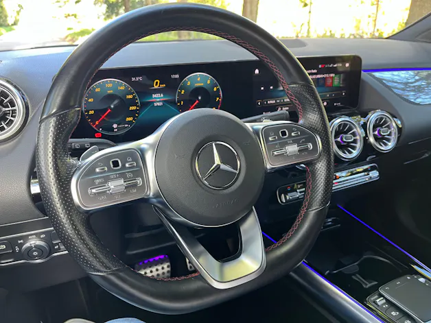 Mercedes-Benz GLA 200 4Matic AMG Line 8G-DCT