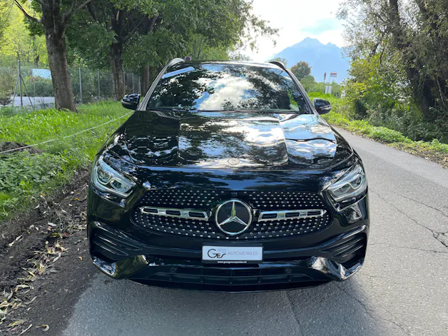 Mercedes-Benz GLA 200 4Matic AMG Line 8G-DCT