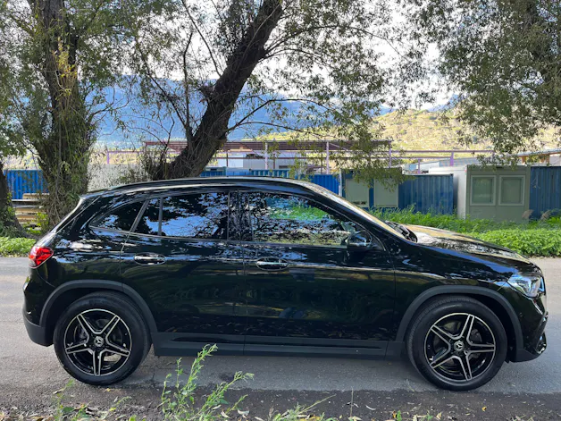 Mercedes-Benz GLA 200 4Matic AMG Line 8G-DCT