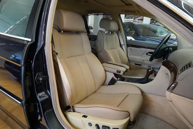 BMW 740i