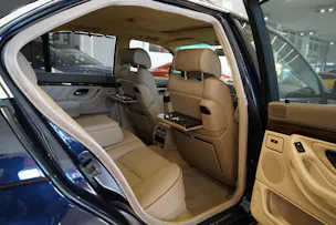 BMW 740i