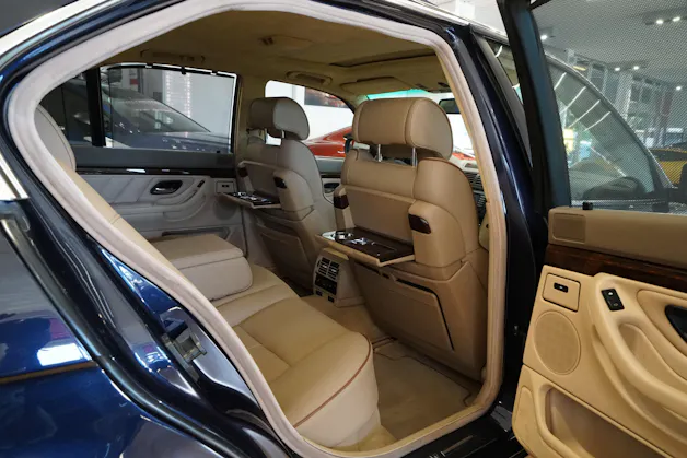 BMW 740i