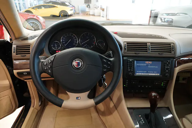 BMW 740i