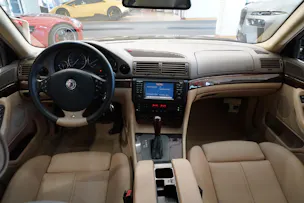 BMW 740i