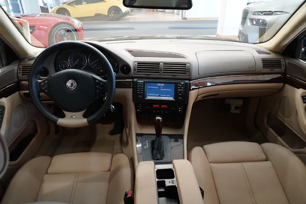 BMW 740i