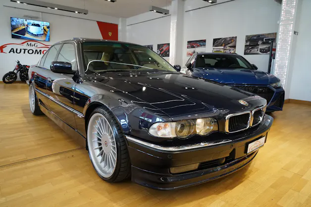 BMW 740i