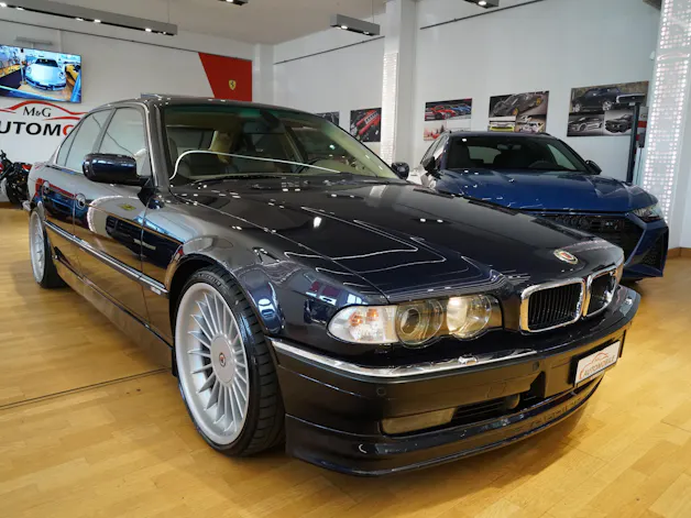 BMW 740i