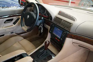 BMW 740i