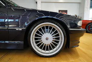 BMW 740i