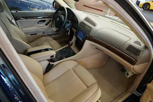 BMW 740i