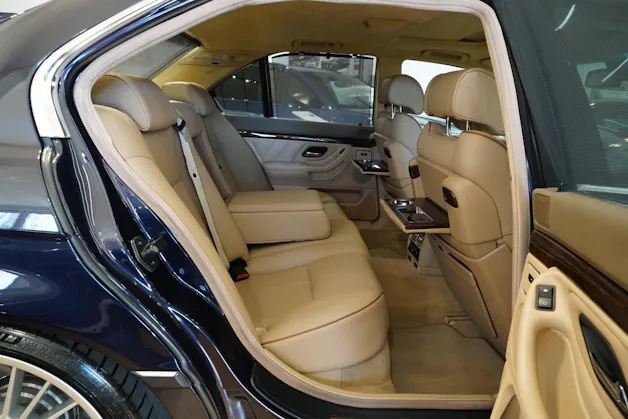 BMW 740i