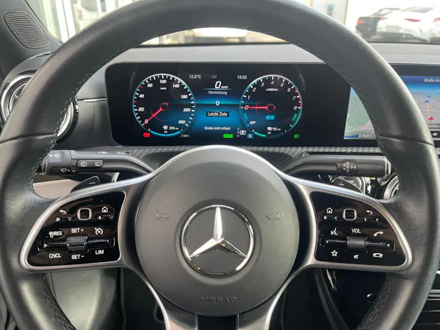 Mercedes-Benz A 250e Style 8G-DCT