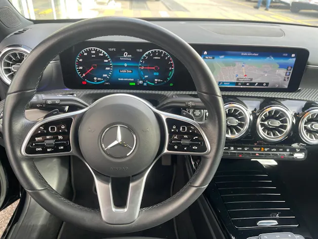 Mercedes-Benz A 250e Style 8G-DCT