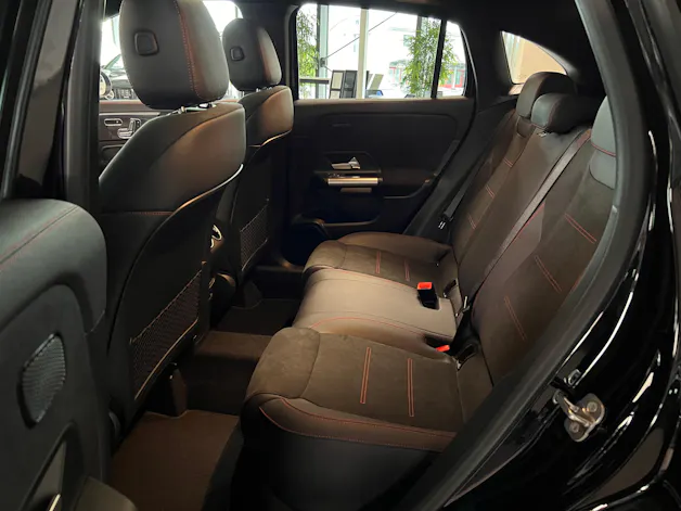 Mercedes-Benz GLA 250 4Matic 8G-DCT Swiss Star